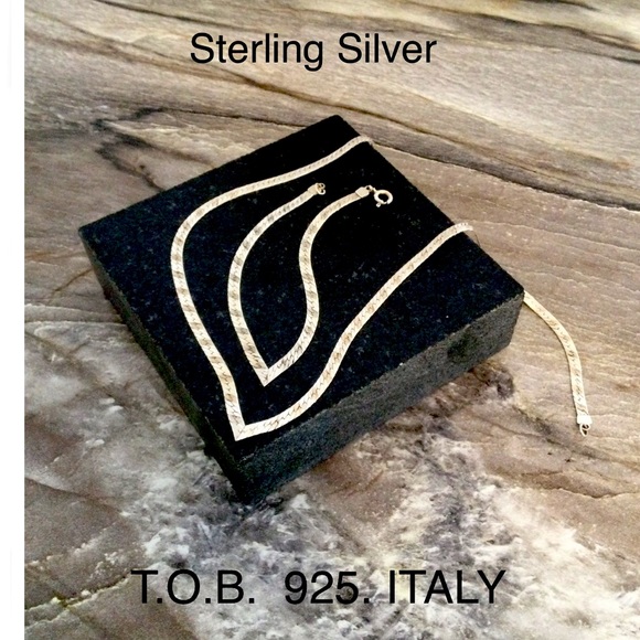 T.O.B. ITALY 925 Jewelry - ⭐️HP⭐️Vintage 925 Italian Sterling Silver Herringbone V Necklace & Bracelet Set